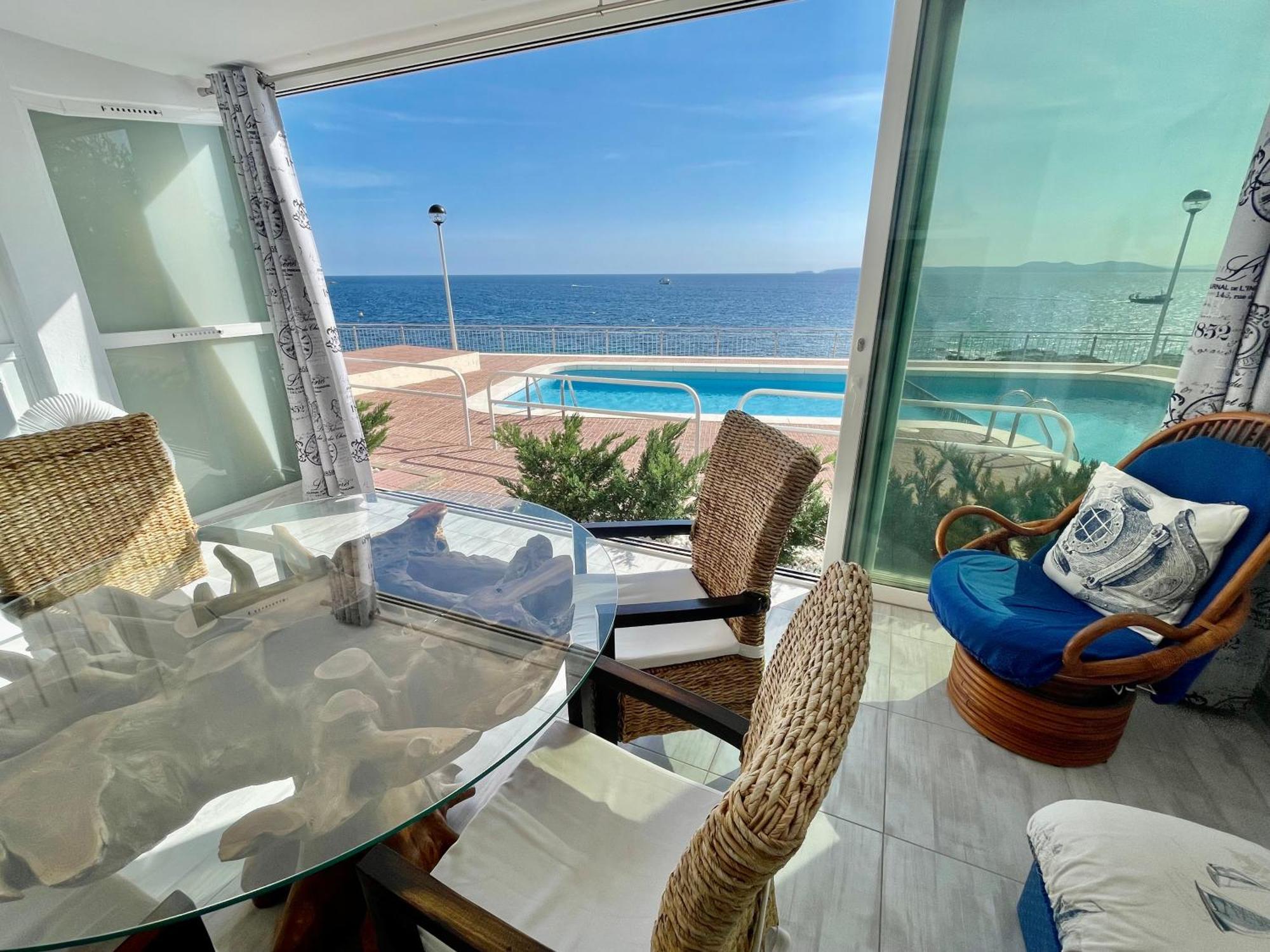 Magnifique Appartement En Front De Mer, Caneylles Roses Zewnętrze zdjęcie